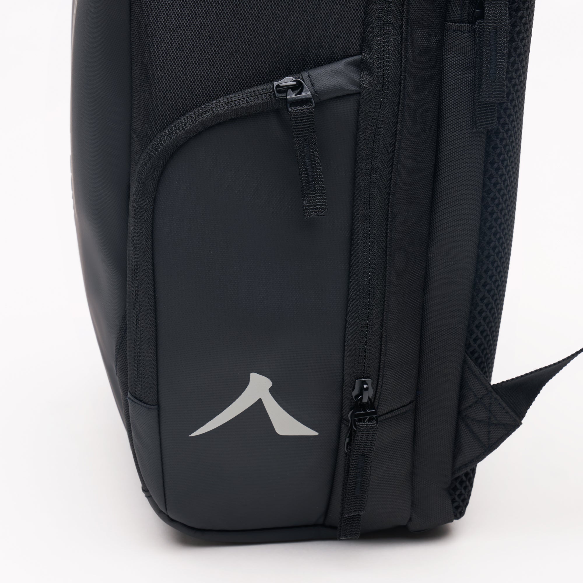 Intoku Backpack Black 23L