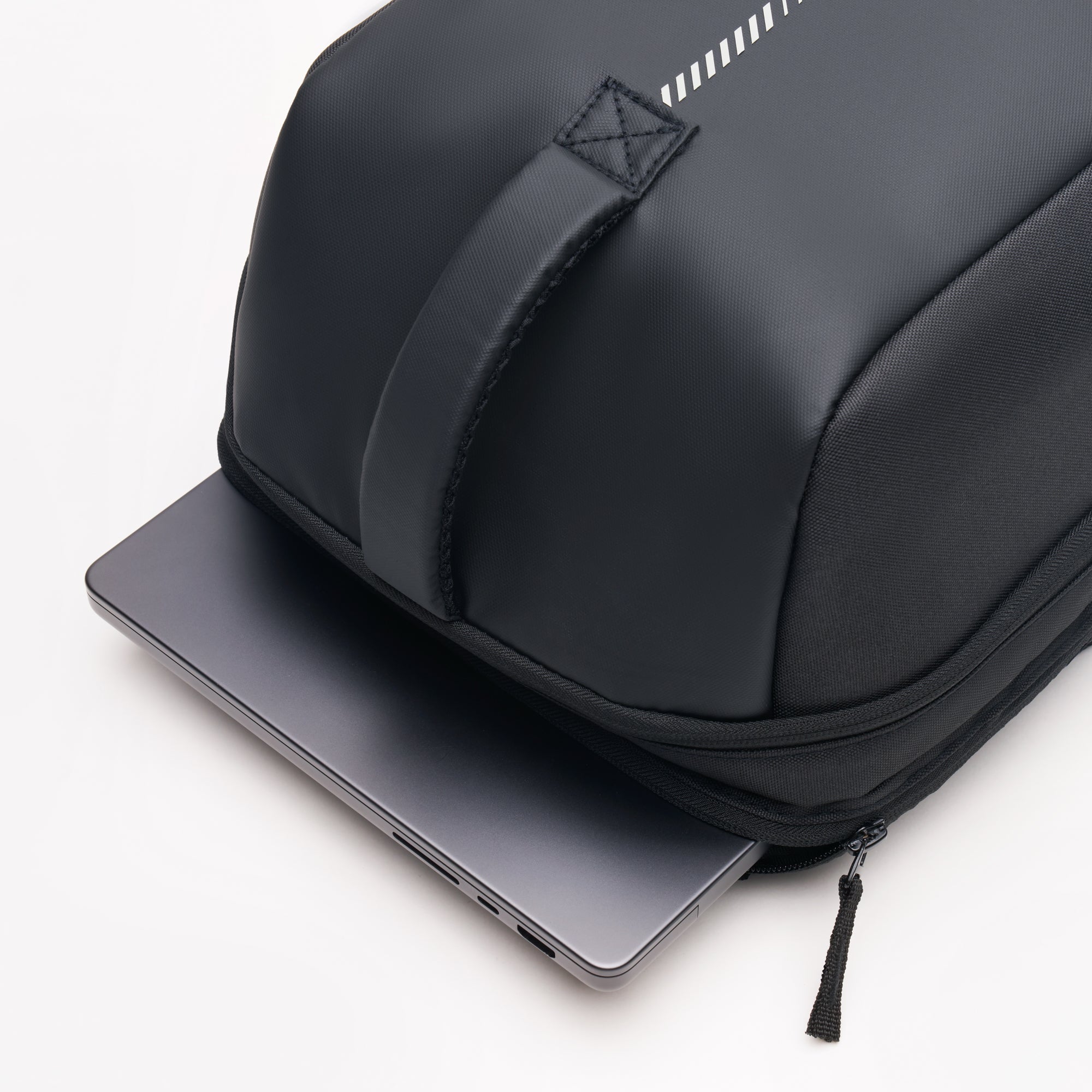 Intoku Backpack Black 23L